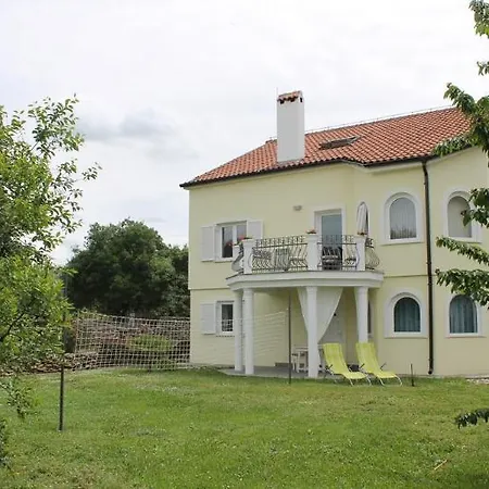 Mandolina Apartment